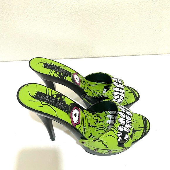 Iron Fist Green and Black Zombie Heels - Picture 3 of 13